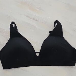 Black Wireless Bra